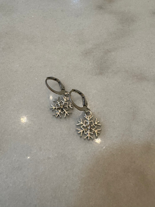 Snowflake Earrings  ❄️